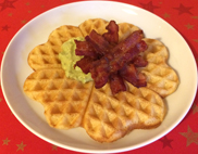 våffla med bacon och avokadoröra våffla med bacon och avokadoröra