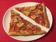 pizza med julskinka, ananas och cheddarost